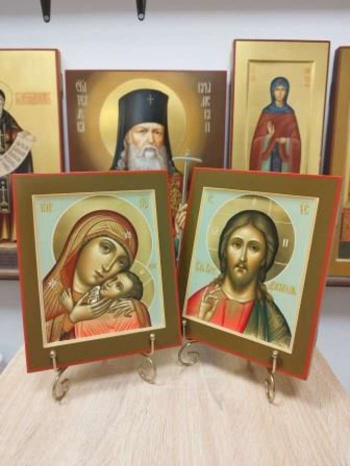 Фото: Венчальные иконы Пресвятая Богородица Корсунская и Господь Вседержитель