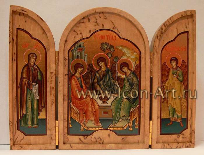 Фото: Скаладень из карельской березы со Святой Троицей, Пресвятой Богородицей и Ангелом Хранителем
