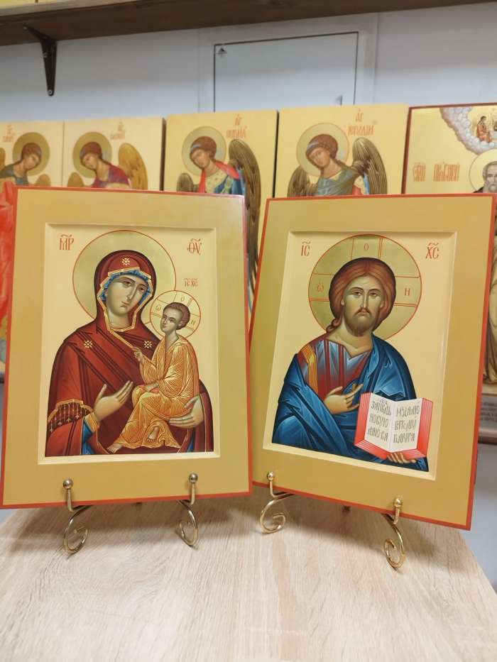 Фото: Венчальные иконы образ Пресвятой Богородицы Тихвинская и Господь Вседержитель