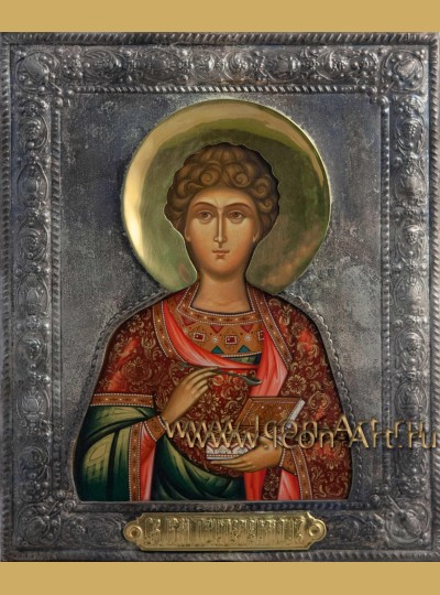 Рукописная Икона святого великомученика Пантелеимона в посеребренном окладе 21*28см